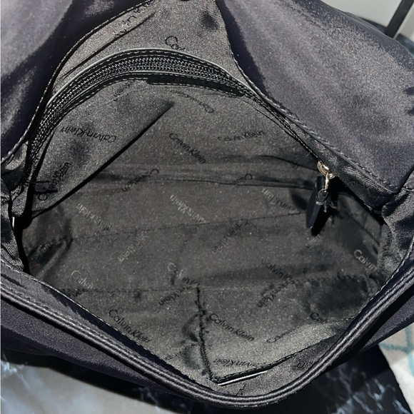 CALVIN KLEIN Handbag Black Nylon Crossbody Calvin Klein Print on Strap AUTHENTIC - Picture 14 of 16